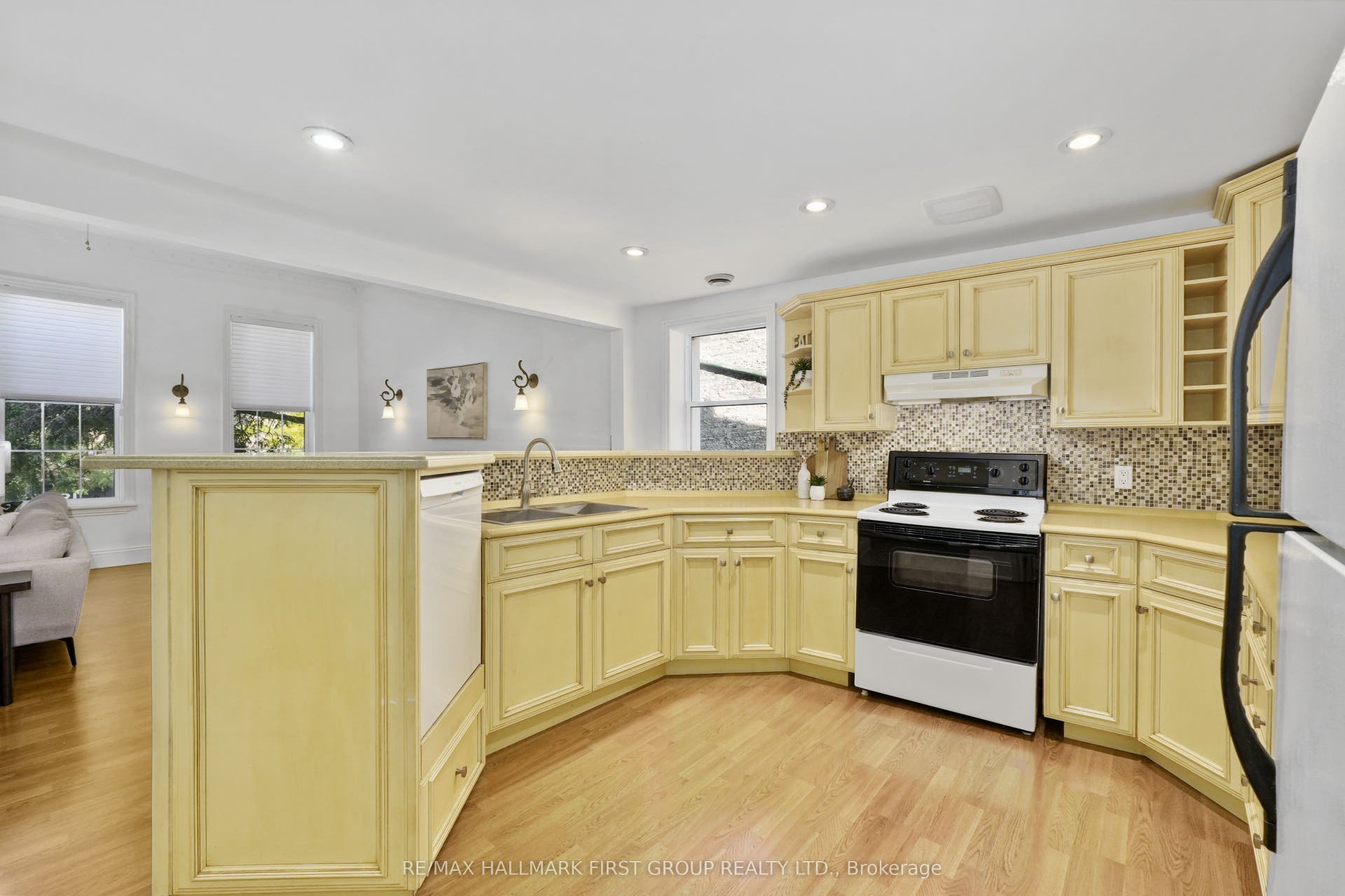 19 King Street W, #202, Cobourg, Northumberland ON K9A 2M1