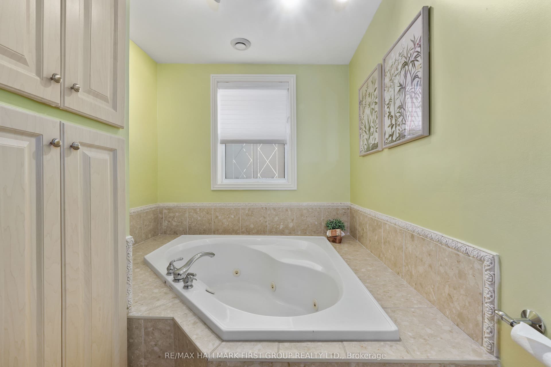 19 King Street W, #202, Cobourg, Northumberland ON K9A 2M1