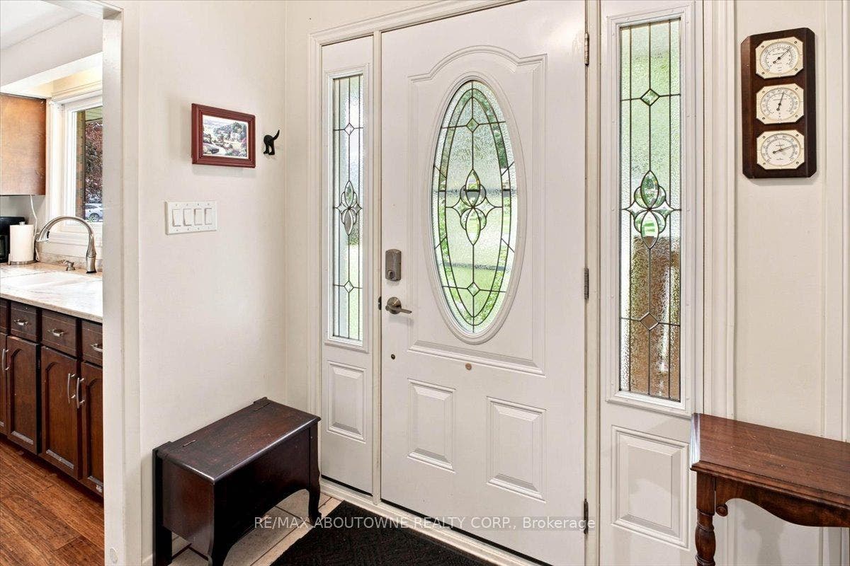 943 Mayfair Crescent, Kingston, Frontenac ON K7M 5S5 943 Mayfair Crescent, Kingston, Frontenac ON K7M 5S5