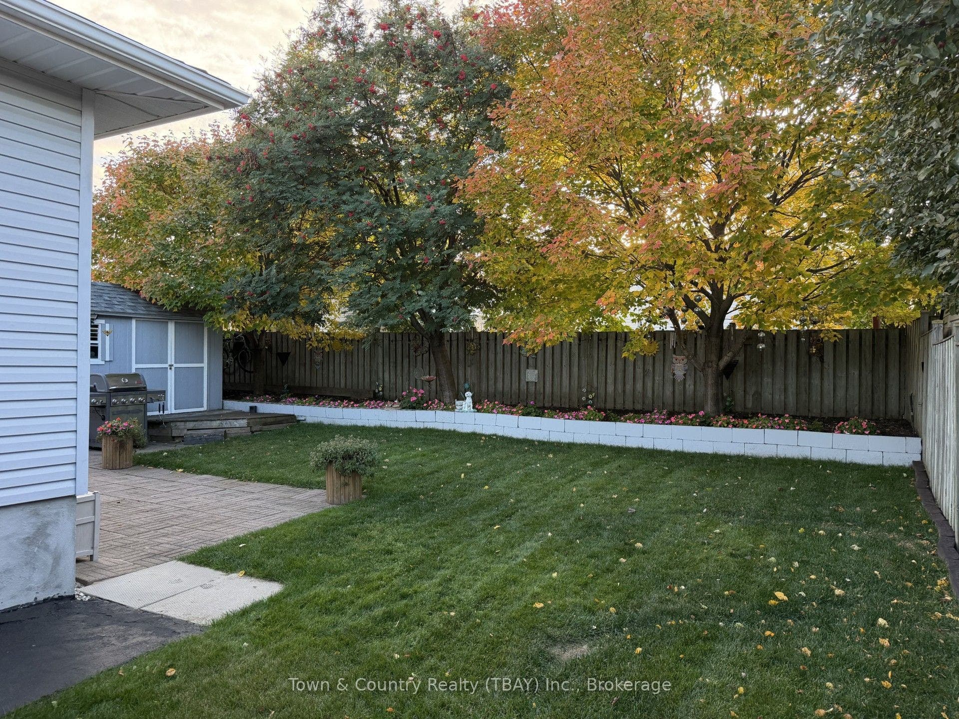 255 London Drive, Thunder Bay, Thunder Bay ON P7A 7Z6