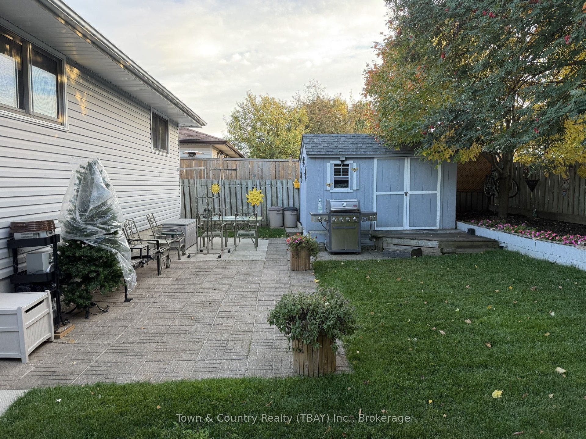 255 London Drive, Thunder Bay, Thunder Bay ON P7A 7Z6