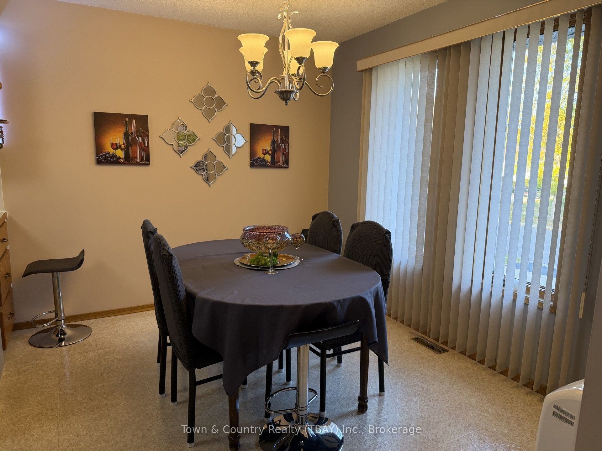 255 London Drive, Thunder Bay, Thunder Bay ON P7A 7Z6