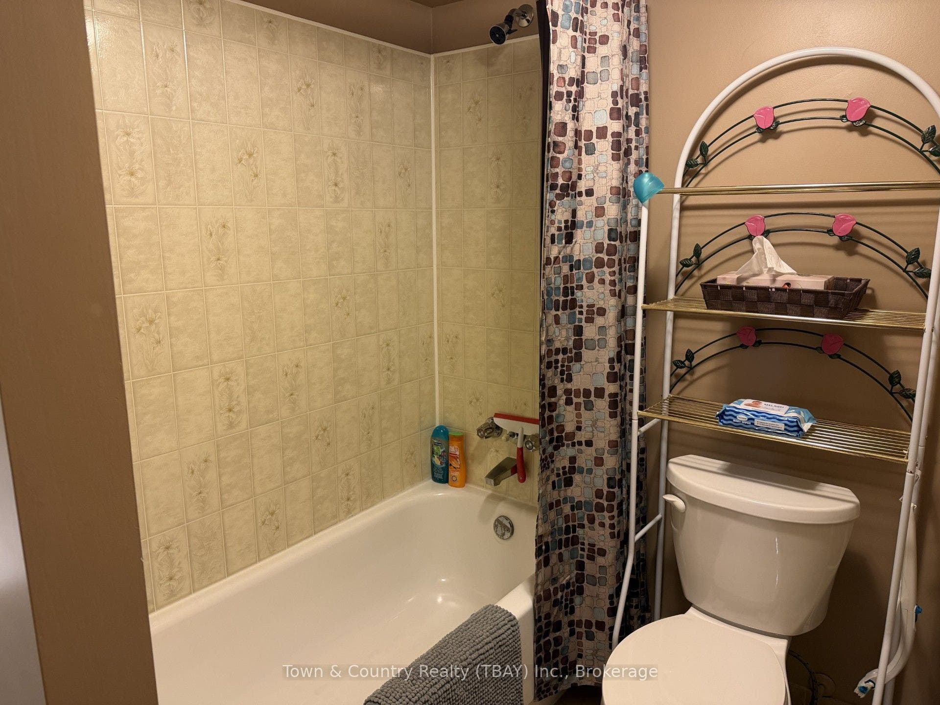 255 London Drive, Thunder Bay, Thunder Bay ON P7A 7Z6