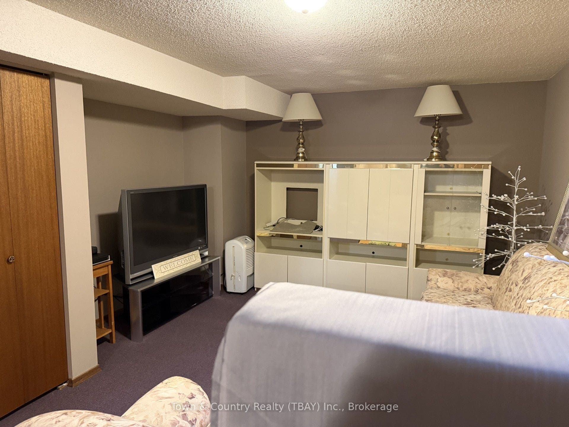 255 London Drive, Thunder Bay, Thunder Bay ON P7A 7Z6
