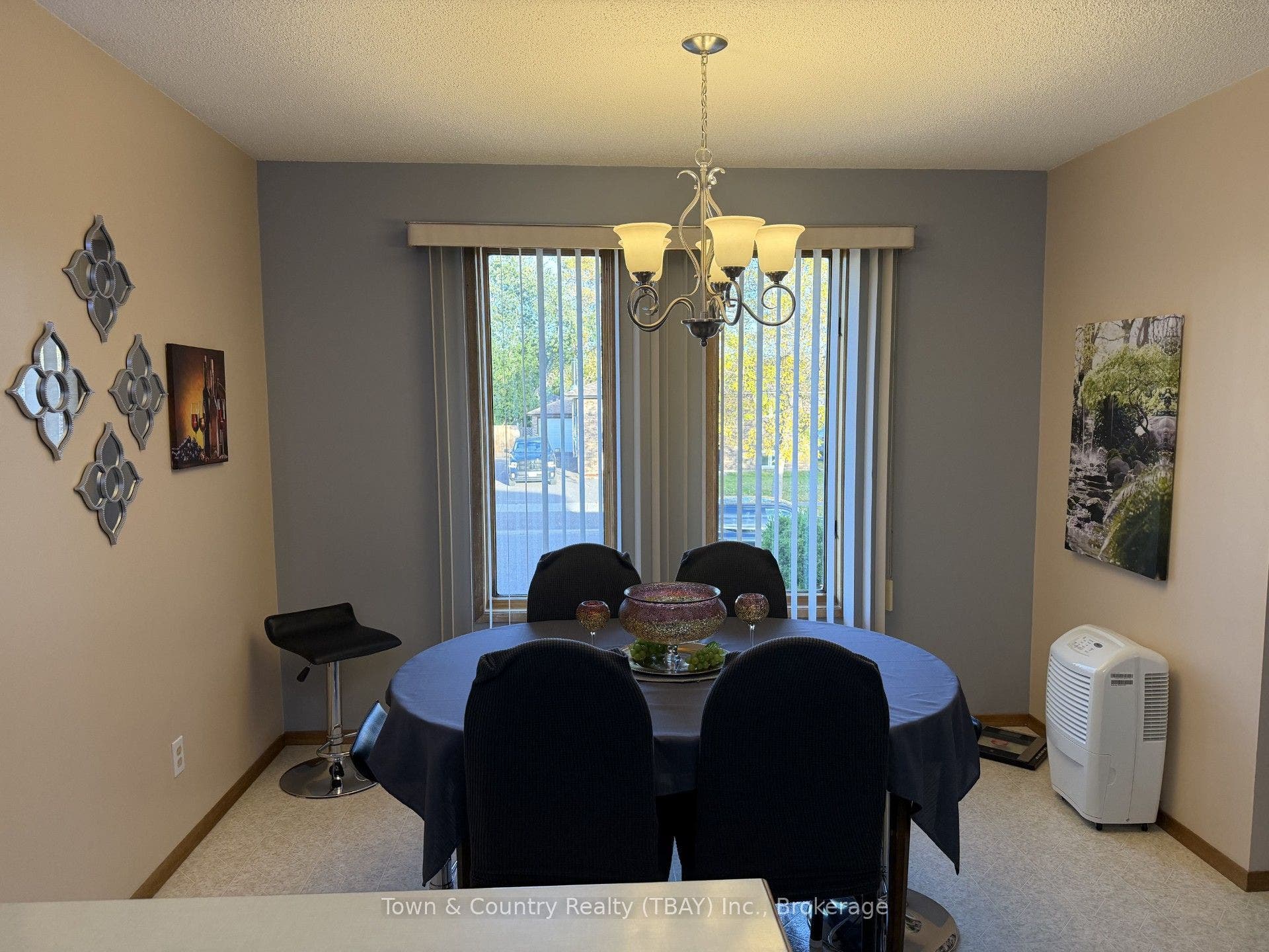 255 London Drive, Thunder Bay, Thunder Bay ON P7A 7Z6