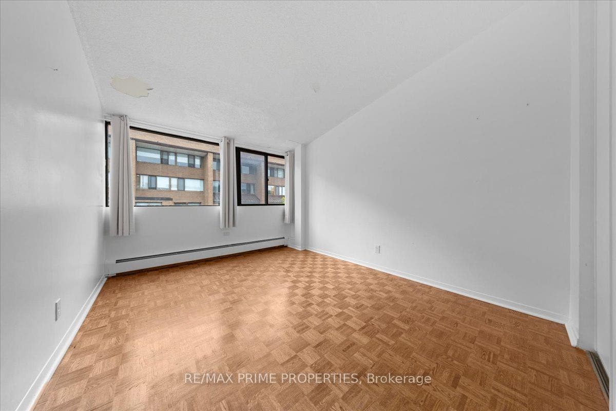 525 St. Laurent Boulevard, #4, Manor Park - Cardinal Glen And Area, Ottawa ON K1K 2Z9 525 St. Laurent Boulevard, #4, Manor Park - Cardinal Glen And Area, Ottawa ON K1K 2Z9
