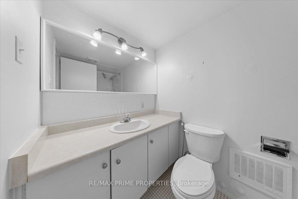 525 St. Laurent Boulevard, #4, Manor Park - Cardinal Glen And Area, Ottawa ON K1K 2Z9 525 St. Laurent Boulevard, #4, Manor Park - Cardinal Glen And Area, Ottawa ON K1K 2Z9