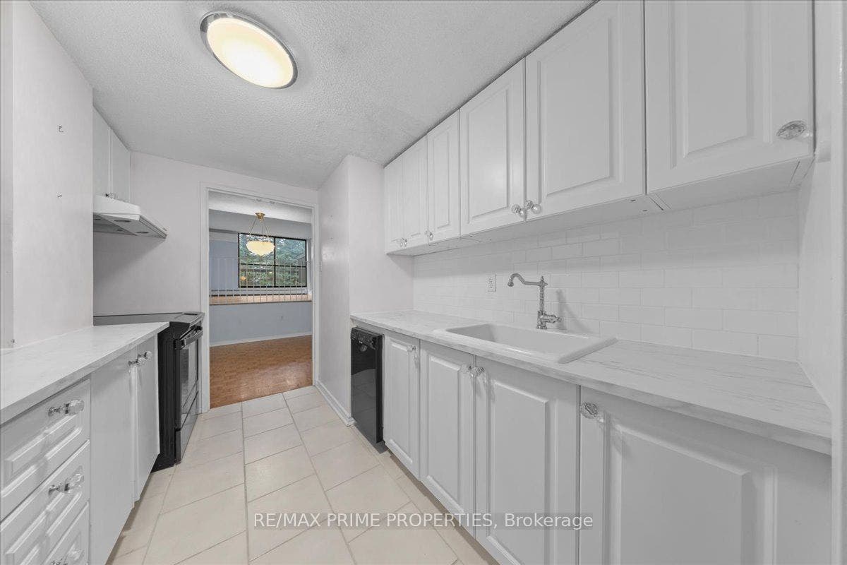 525 St. Laurent Boulevard, #4, Manor Park - Cardinal Glen And Area, Ottawa ON K1K 2Z9 525 St. Laurent Boulevard, #4, Manor Park - Cardinal Glen And Area, Ottawa ON K1K 2Z9