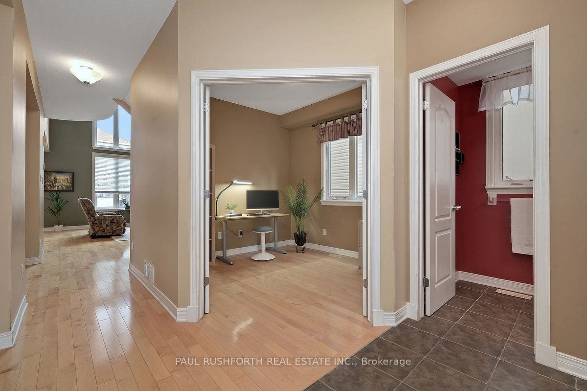 422 Claridge Drive, Barrhaven, Ottawa ON K2J 4Z6 Entry/Office
