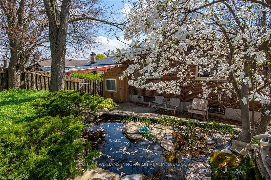 128 Briar Knoll Drive, Kitchener, Waterloo ON N2E 2B8