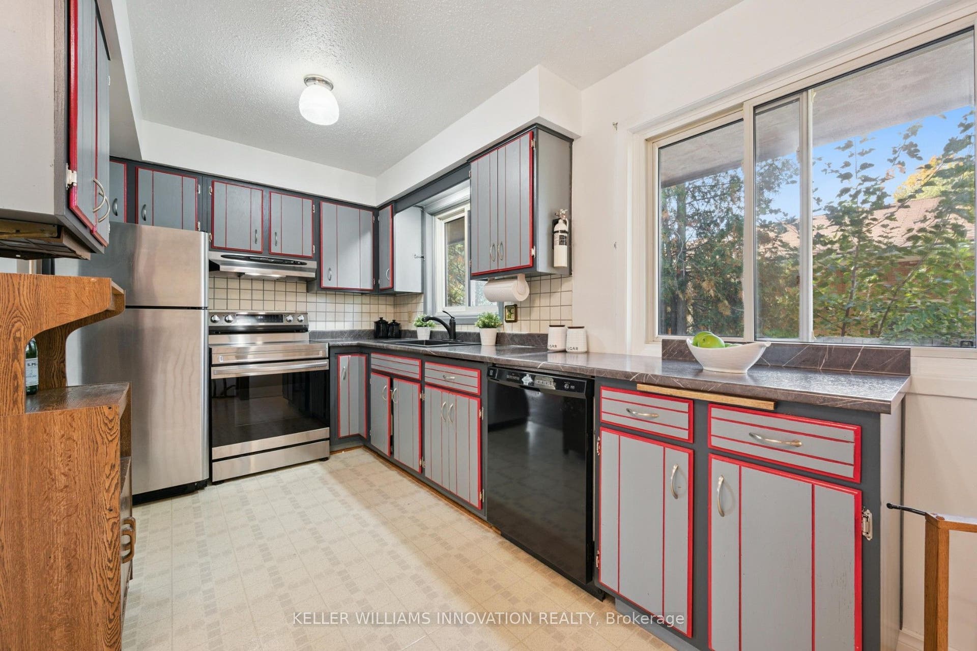 128 Briar Knoll Drive, Kitchener, Waterloo ON N2E 2B8