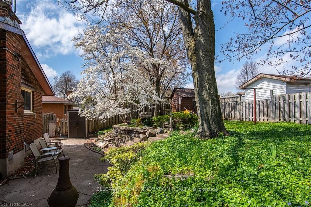 128 Briar Knoll Drive, Kitchener, Waterloo ON N2E 2B8