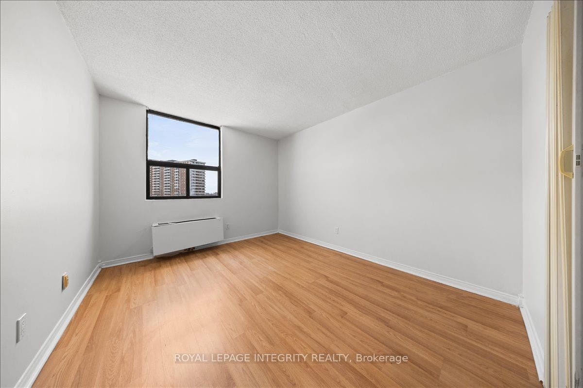 1190 Richmond Road, #703, Woodroffe, Ottawa ON K2B 8J3