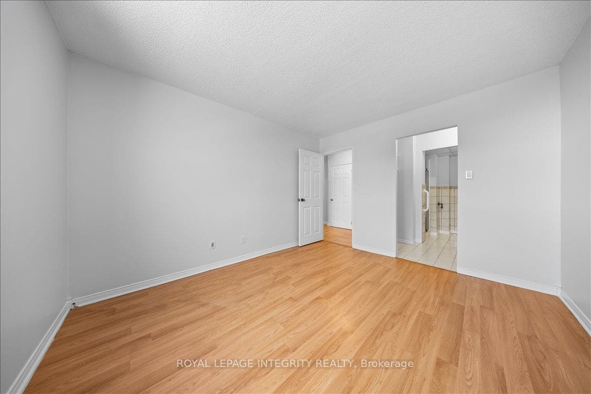 1190 Richmond Road, #703, Woodroffe, Ottawa ON K2B 8J3