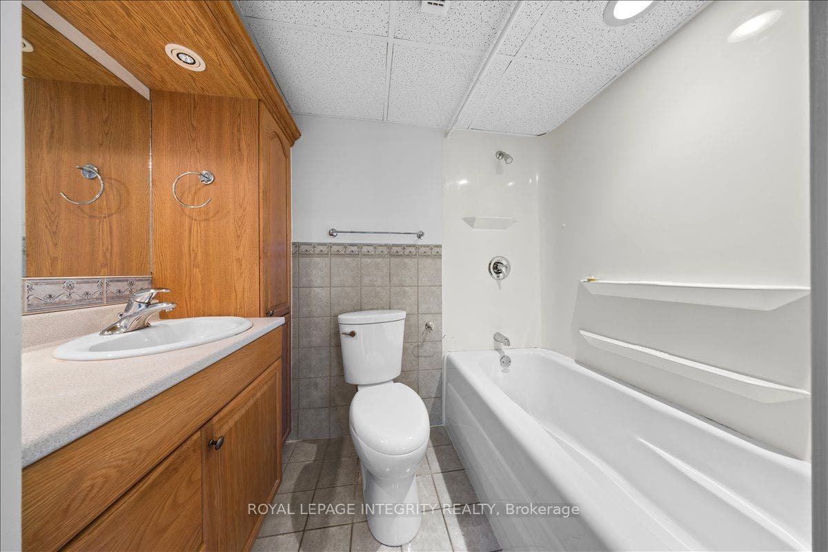 1190 Richmond Road, #703, Woodroffe, Ottawa ON K2B 8J3