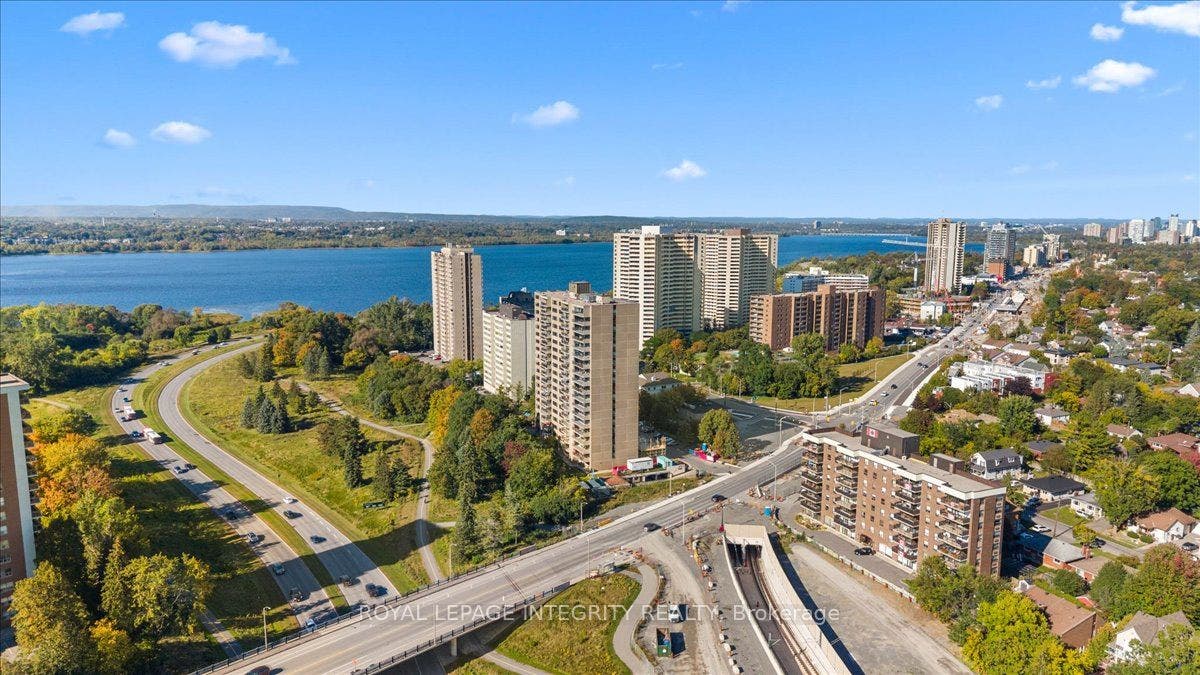 1190 Richmond Road, #703, Woodroffe, Ottawa ON K2B 8J3