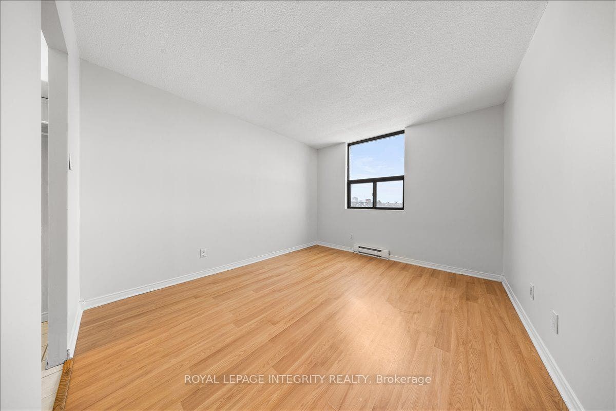 1190 Richmond Road, #703, Woodroffe, Ottawa ON K2B 8J3