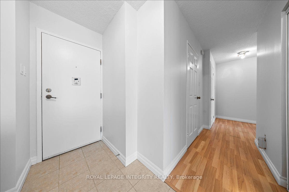 1190 Richmond Road, #703, Woodroffe, Ottawa ON K2B 8J3