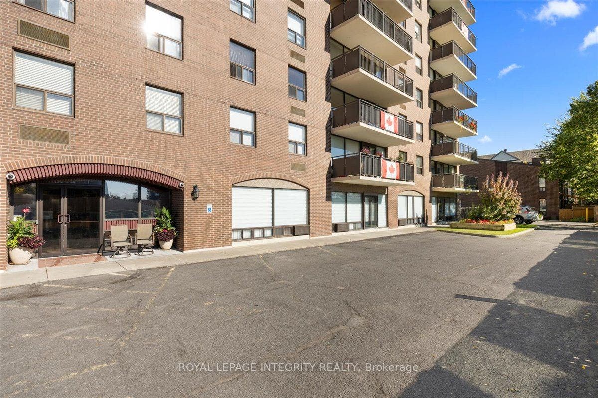 1190 Richmond Road, #703, Woodroffe, Ottawa ON K2B 8J3