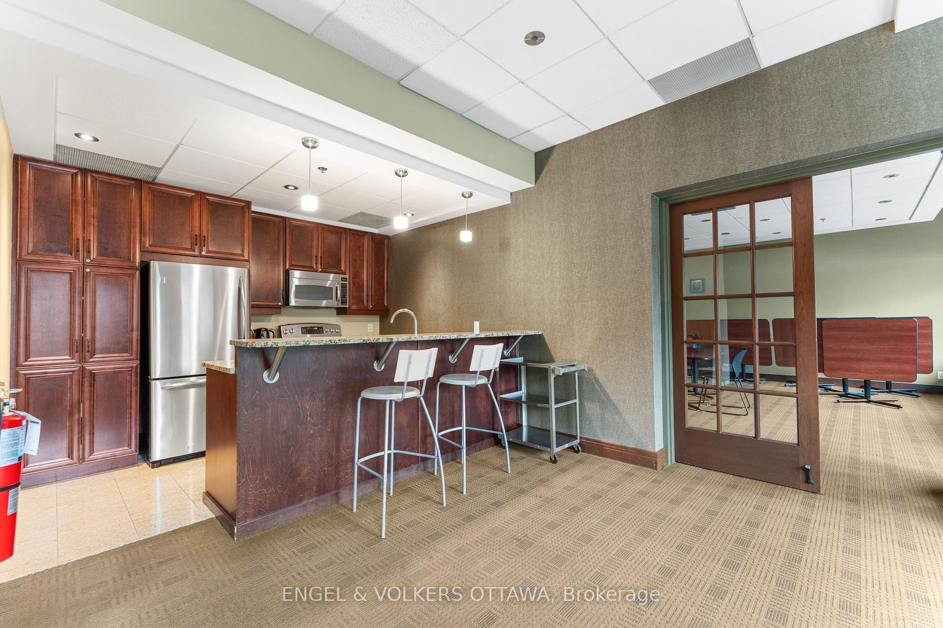 320 Mcleod Street, #102, Ottawa Centre, Ottawa ON K2P 1A3