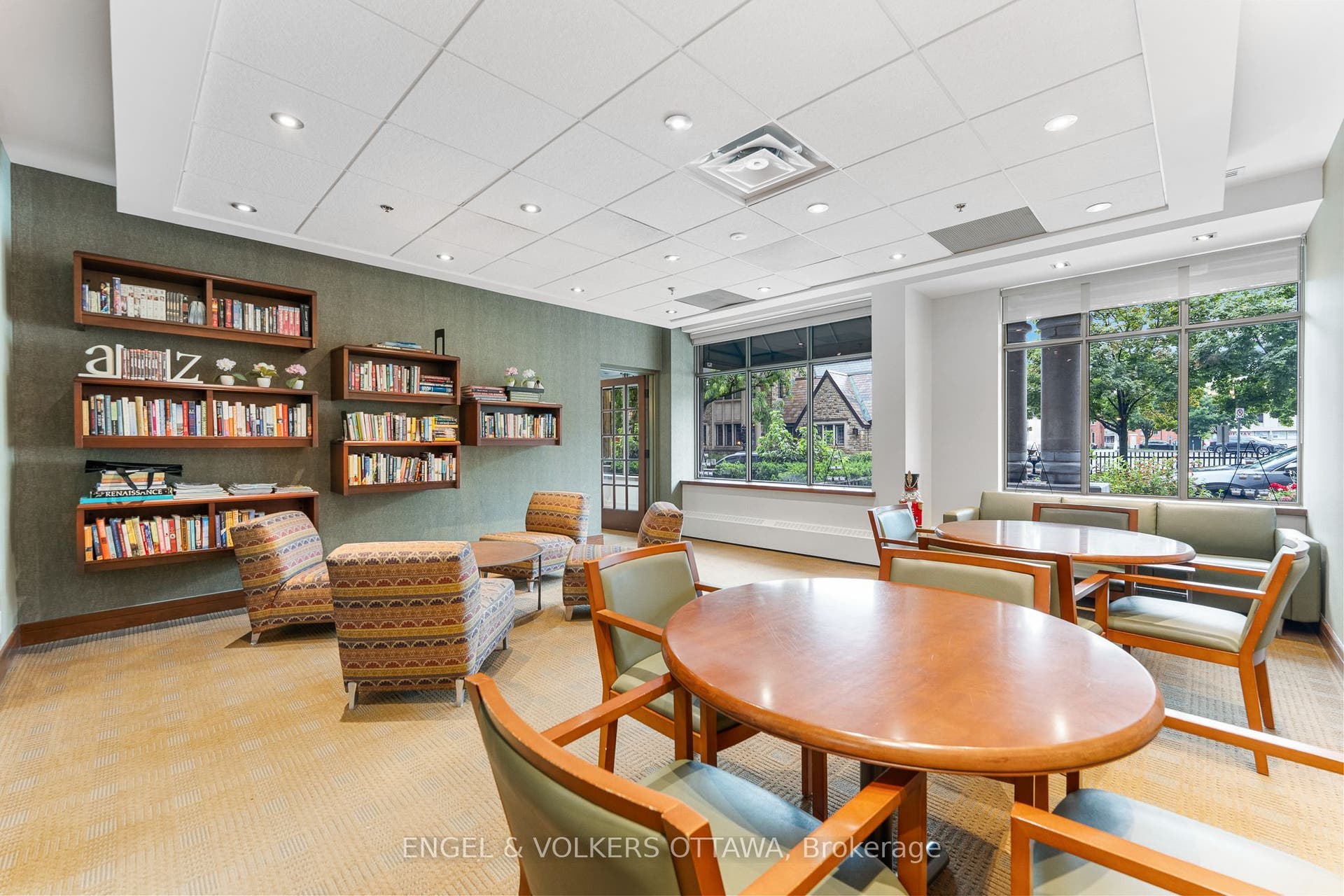 320 Mcleod Street, #102, Ottawa Centre, Ottawa ON K2P 1A3
