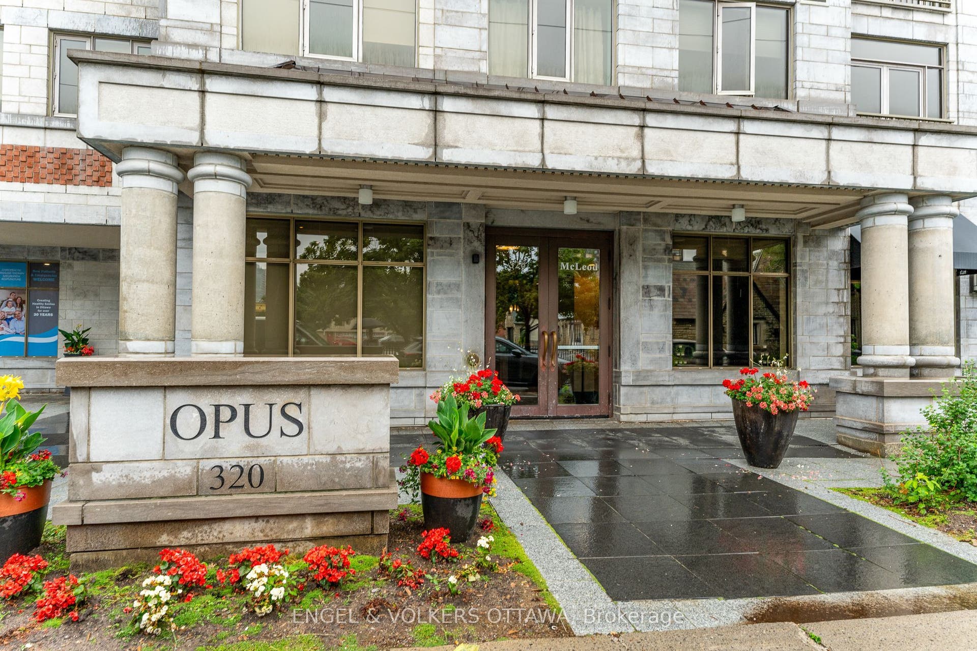 320 Mcleod Street, #102, Ottawa Centre, Ottawa ON K2P 1A3