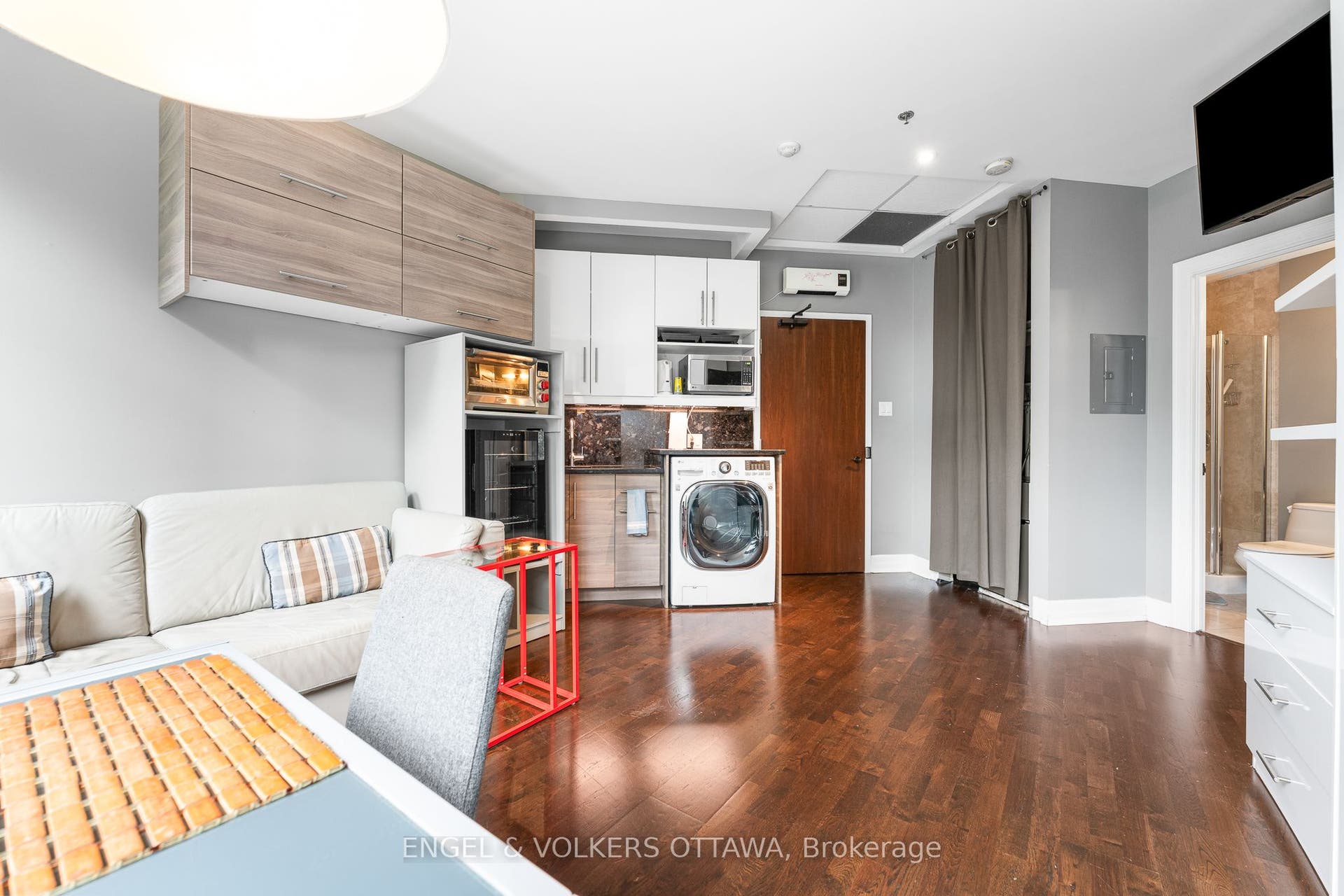 320 Mcleod Street, #102, Ottawa Centre, Ottawa ON K2P 1A3