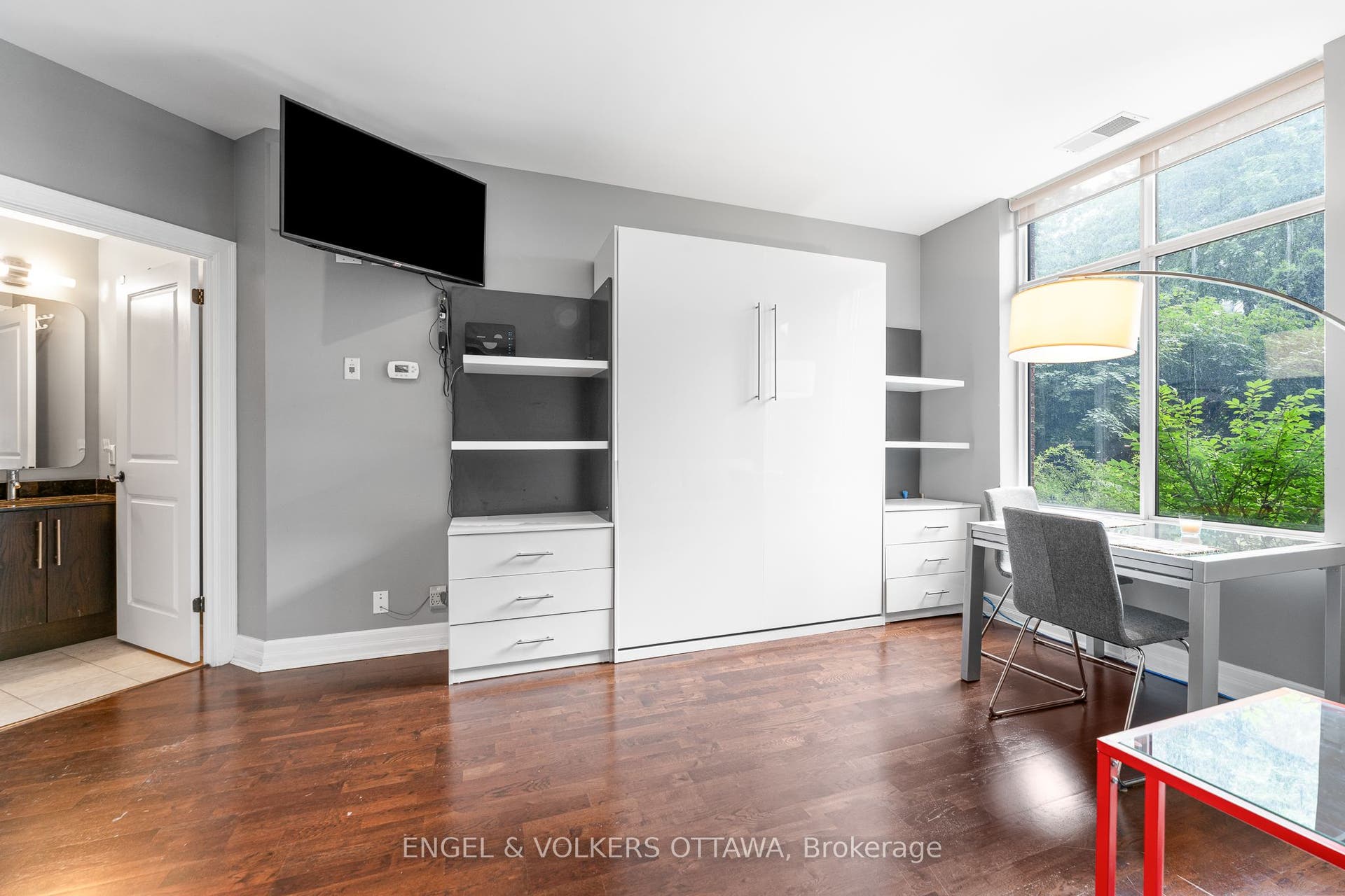 320 Mcleod Street, #102, Ottawa Centre, Ottawa ON K2P 1A3