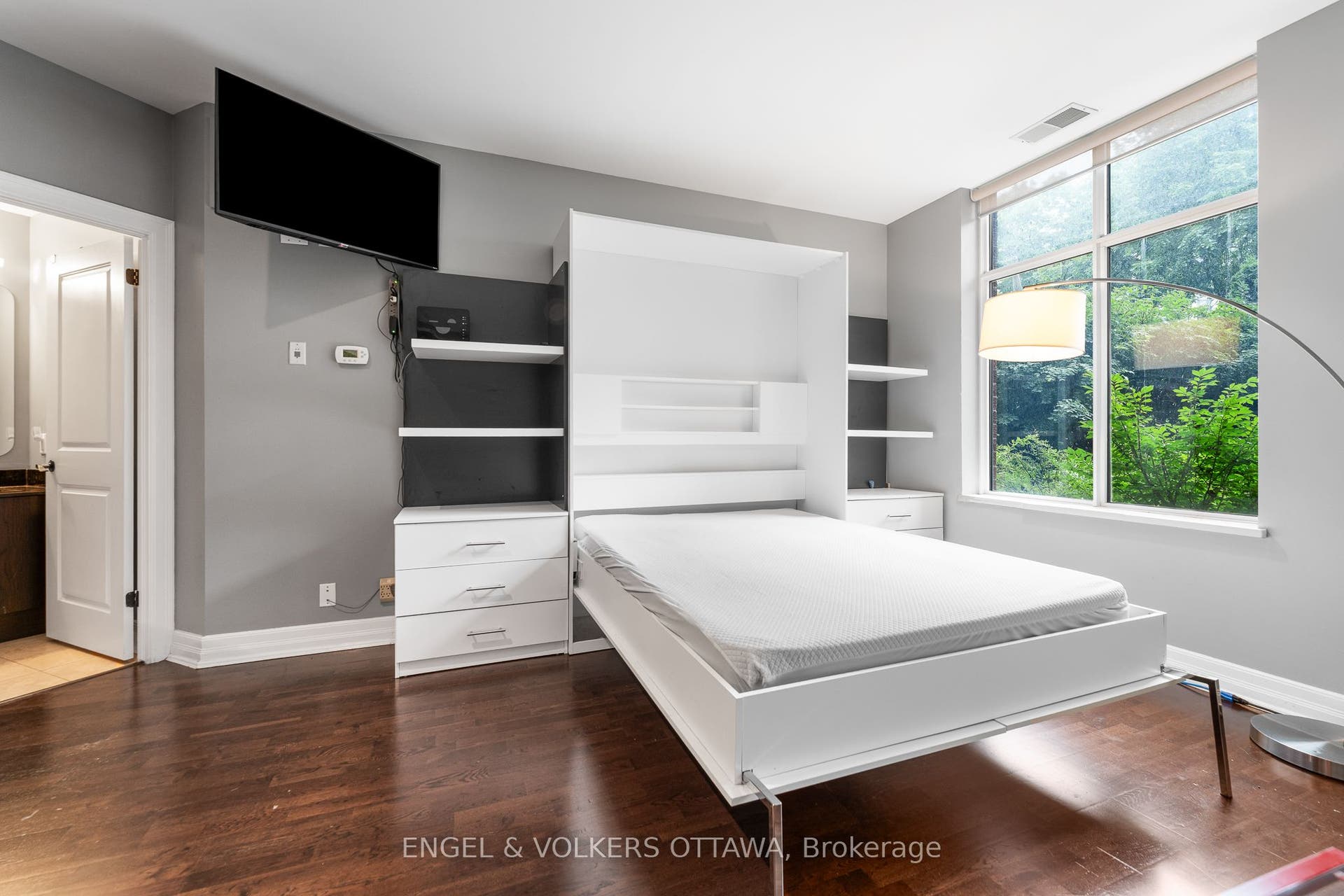 320 Mcleod Street, #102, Ottawa Centre, Ottawa ON K2P 1A3