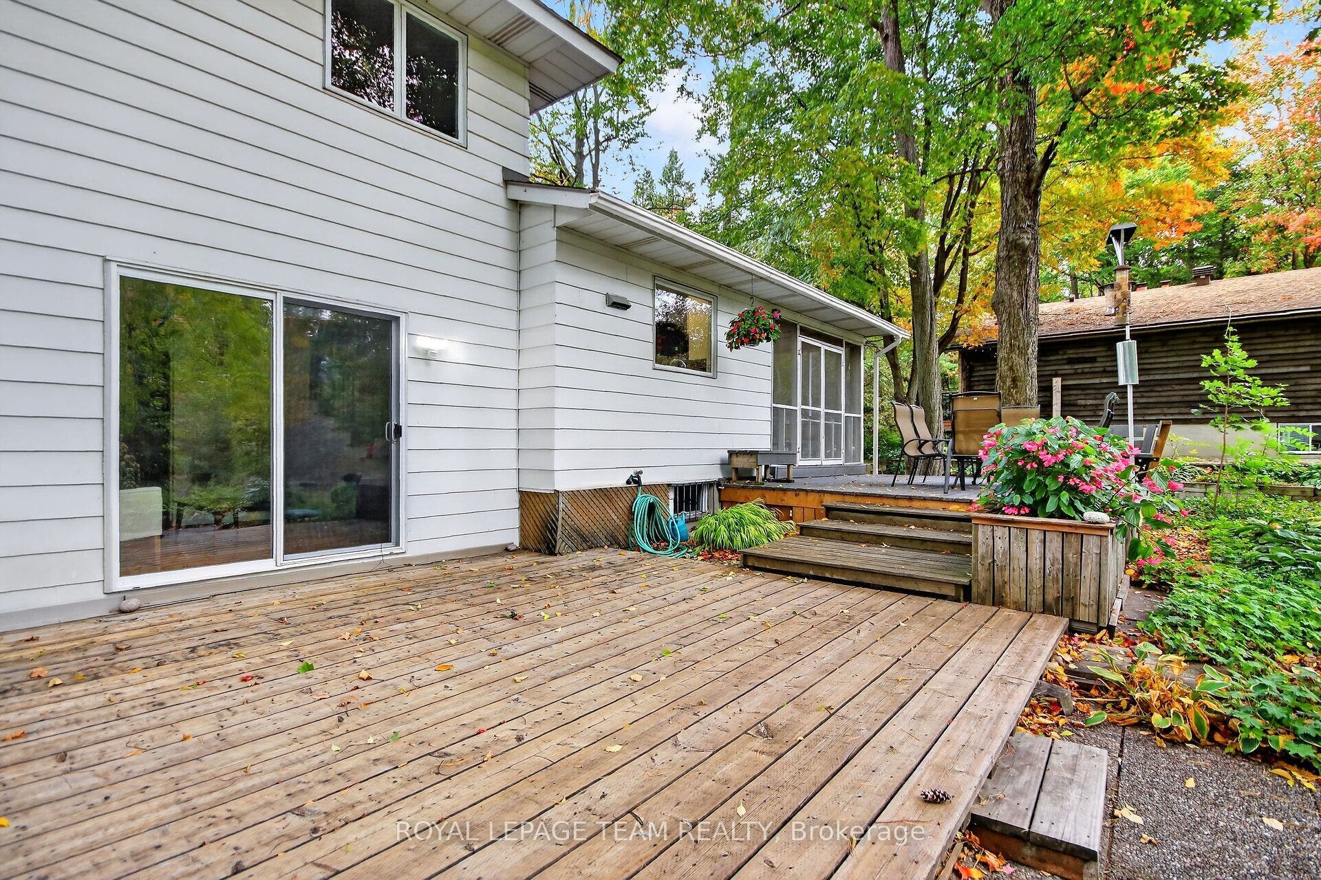 20 Gervin Street, Tanglewood - Grenfell Glen - Pineglen, Ottawa ON K2G 0J8