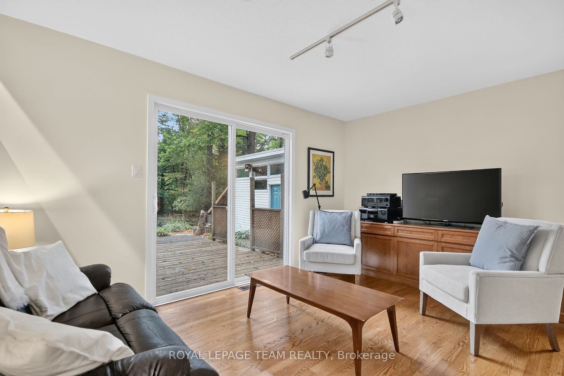 20 Gervin Street, Tanglewood - Grenfell Glen - Pineglen, Ottawa ON K2G 0J8