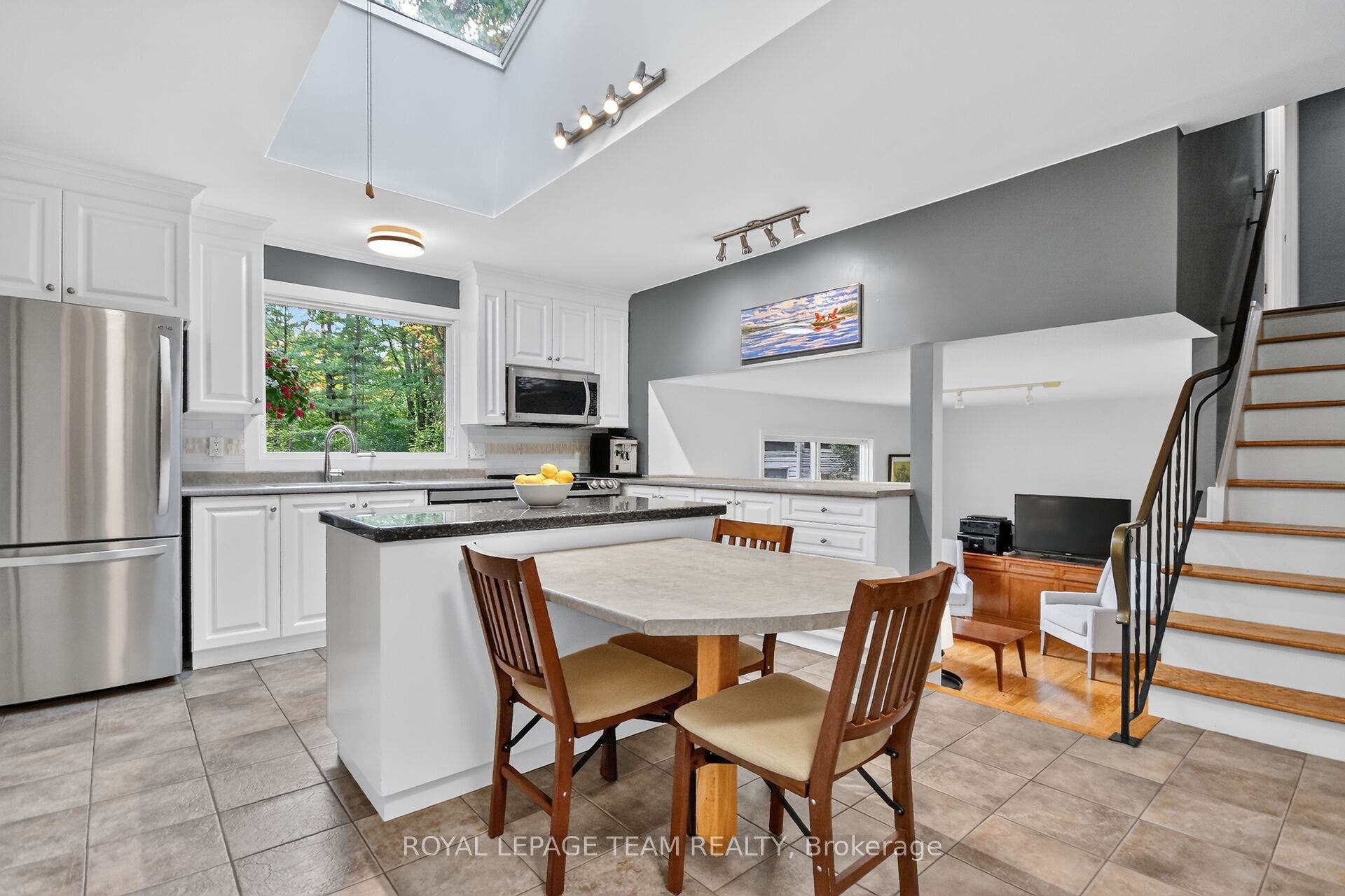 20 Gervin Street, Tanglewood - Grenfell Glen - Pineglen, Ottawa ON K2G 0J8