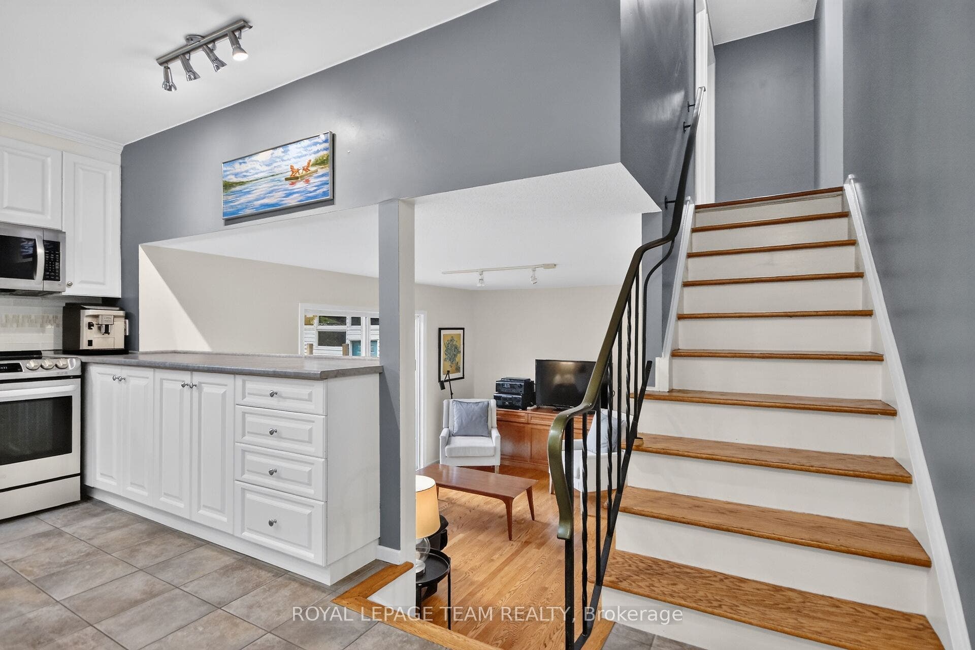 20 Gervin Street, Tanglewood - Grenfell Glen - Pineglen, Ottawa ON K2G 0J8