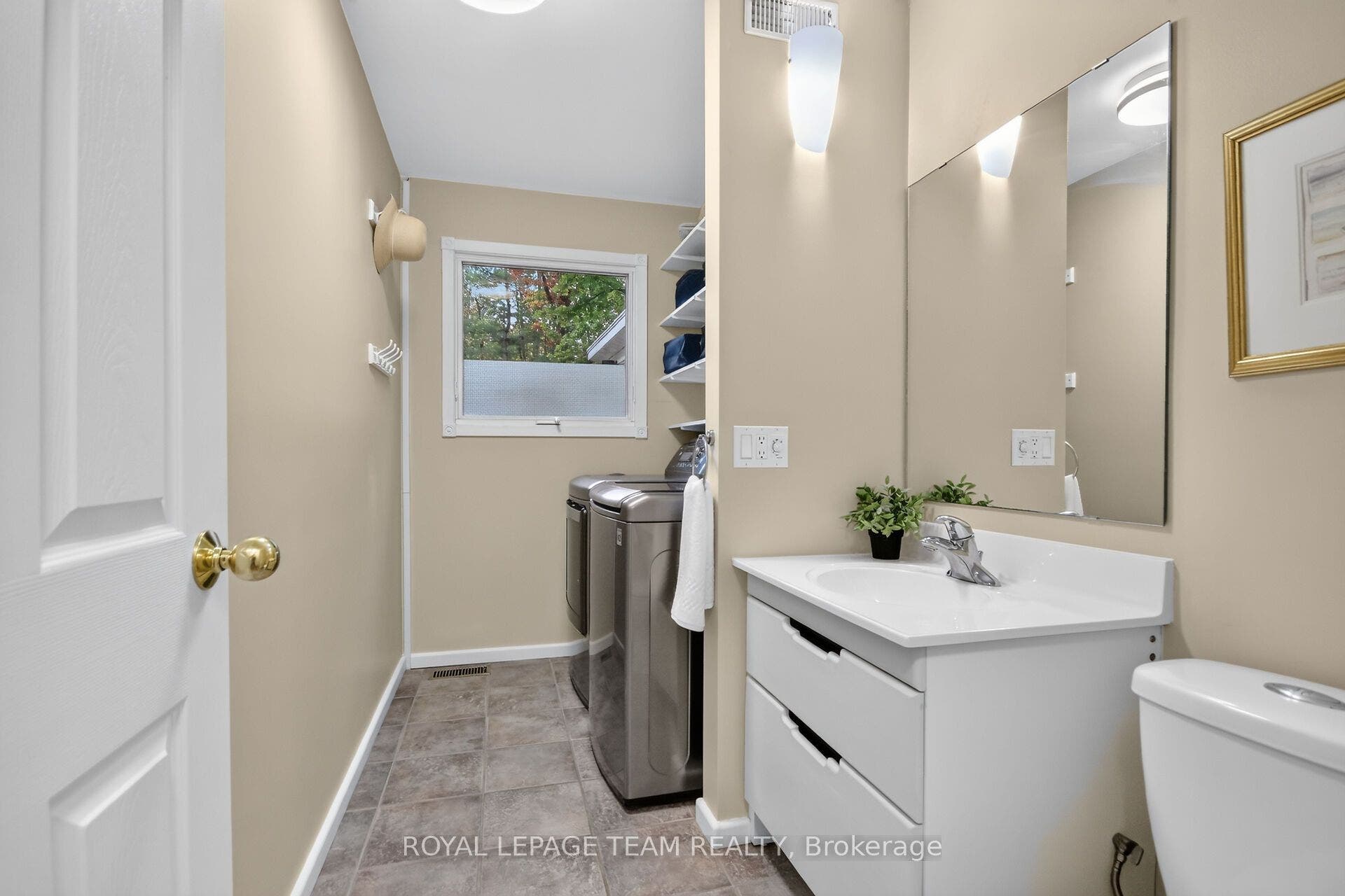 20 Gervin Street, Tanglewood - Grenfell Glen - Pineglen, Ottawa ON K2G 0J8