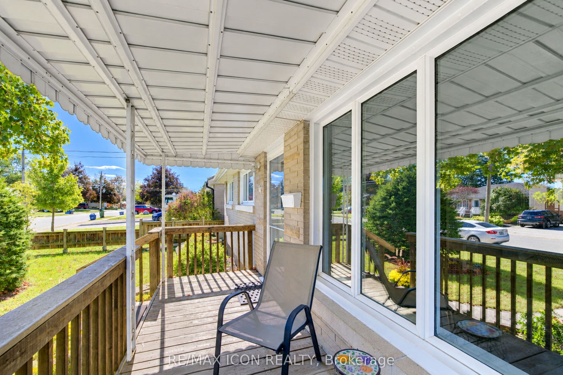 64 Lowrey Avenue S, Cambridge, Waterloo ON N1R 4Z8 64 Lowrey Avenue S, Cambridge, Waterloo ON N1R 4Z8