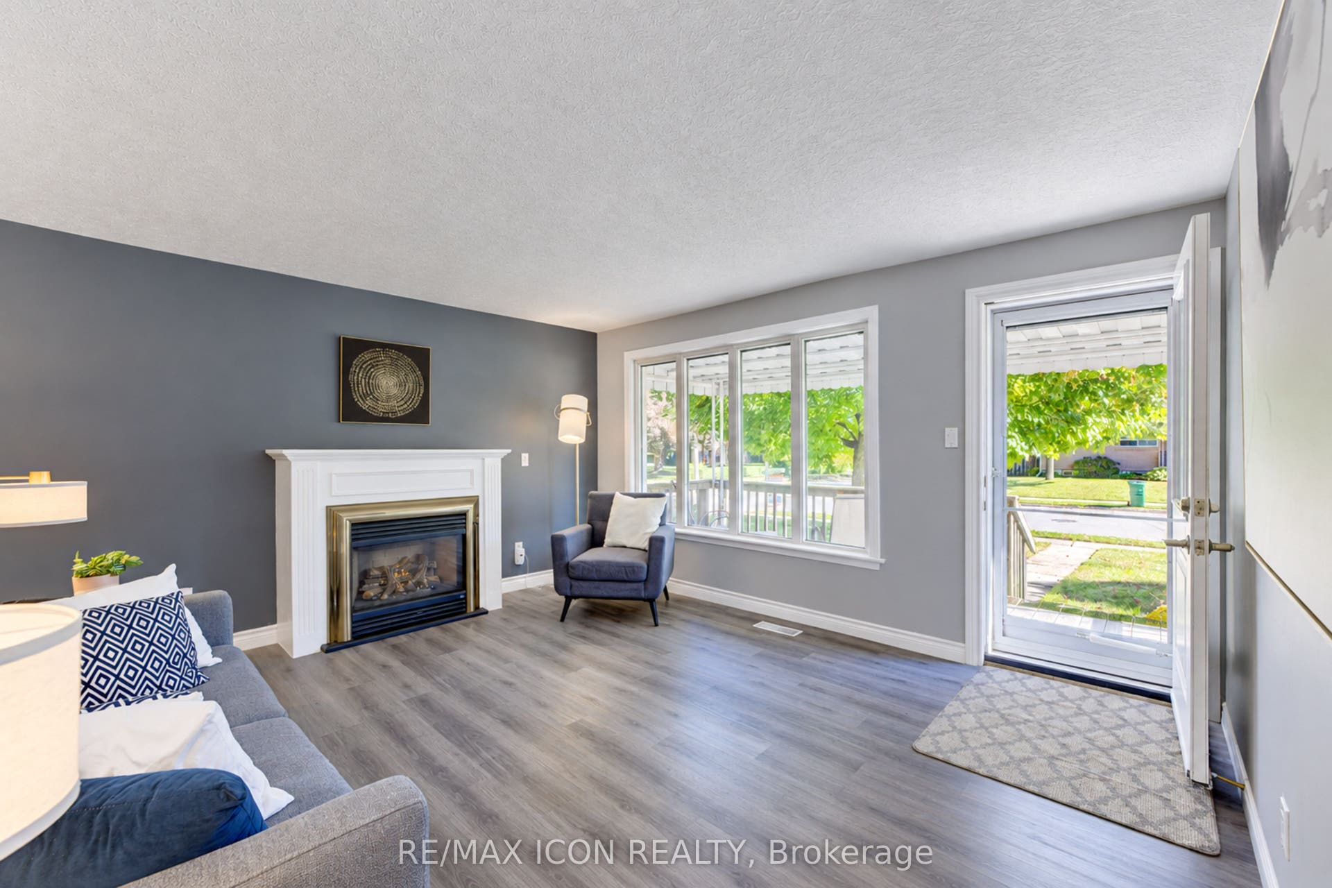 64 Lowrey Avenue S, Cambridge, Waterloo ON N1R 4Z8 64 Lowrey Avenue S, Cambridge, Waterloo ON N1R 4Z8