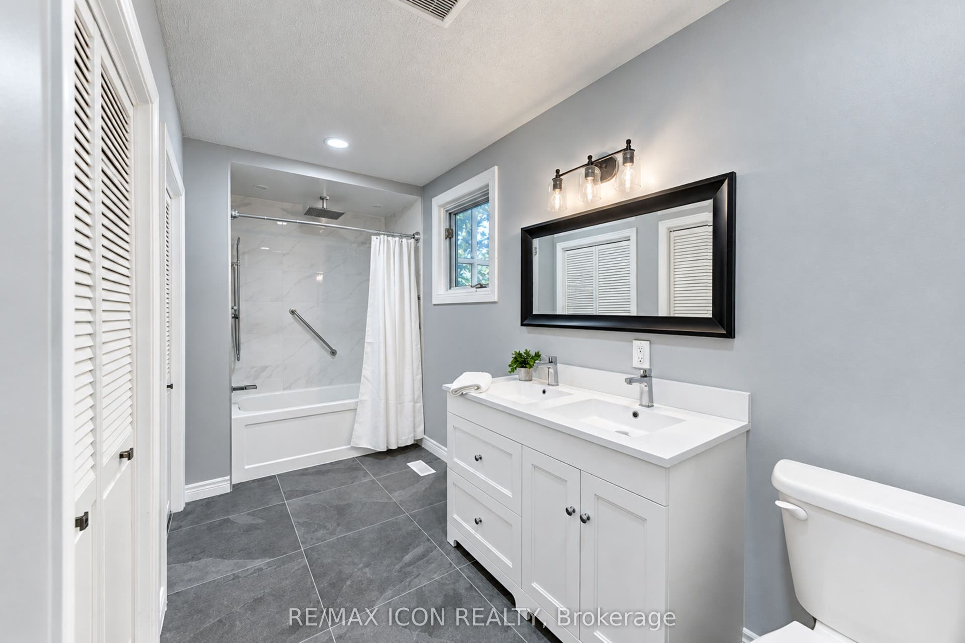 64 Lowrey Avenue S, Cambridge, Waterloo ON N1R 4Z8 64 Lowrey Avenue S, Cambridge, Waterloo ON N1R 4Z8