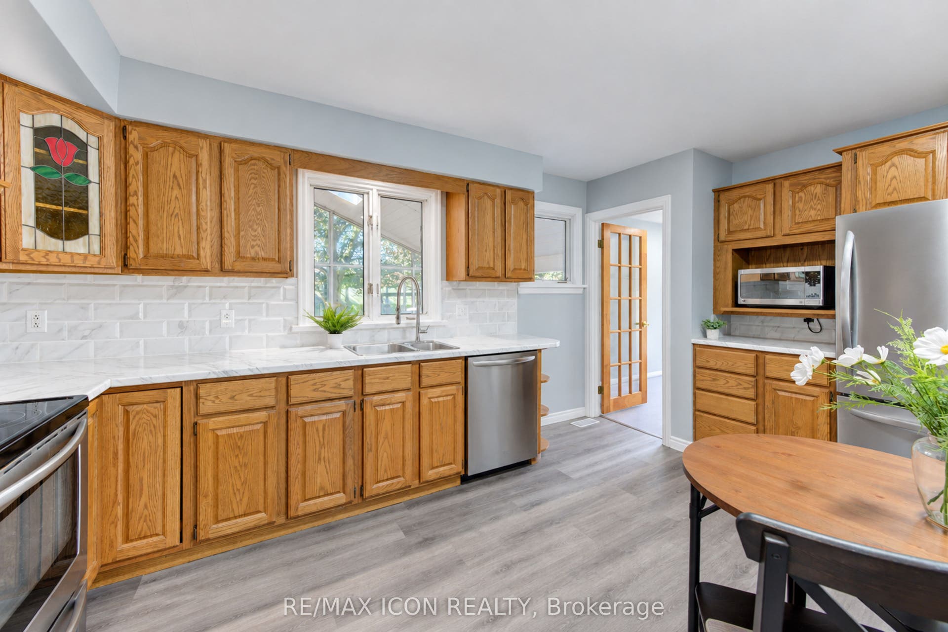 64 Lowrey Avenue S, Cambridge, Waterloo ON N1R 4Z8 64 Lowrey Avenue S, Cambridge, Waterloo ON N1R 4Z8