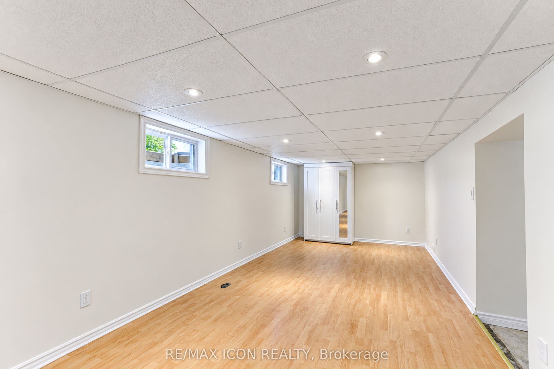 64 Lowrey Avenue S, Cambridge, Waterloo ON N1R 4Z8 64 Lowrey Avenue S, Cambridge, Waterloo ON N1R 4Z8
