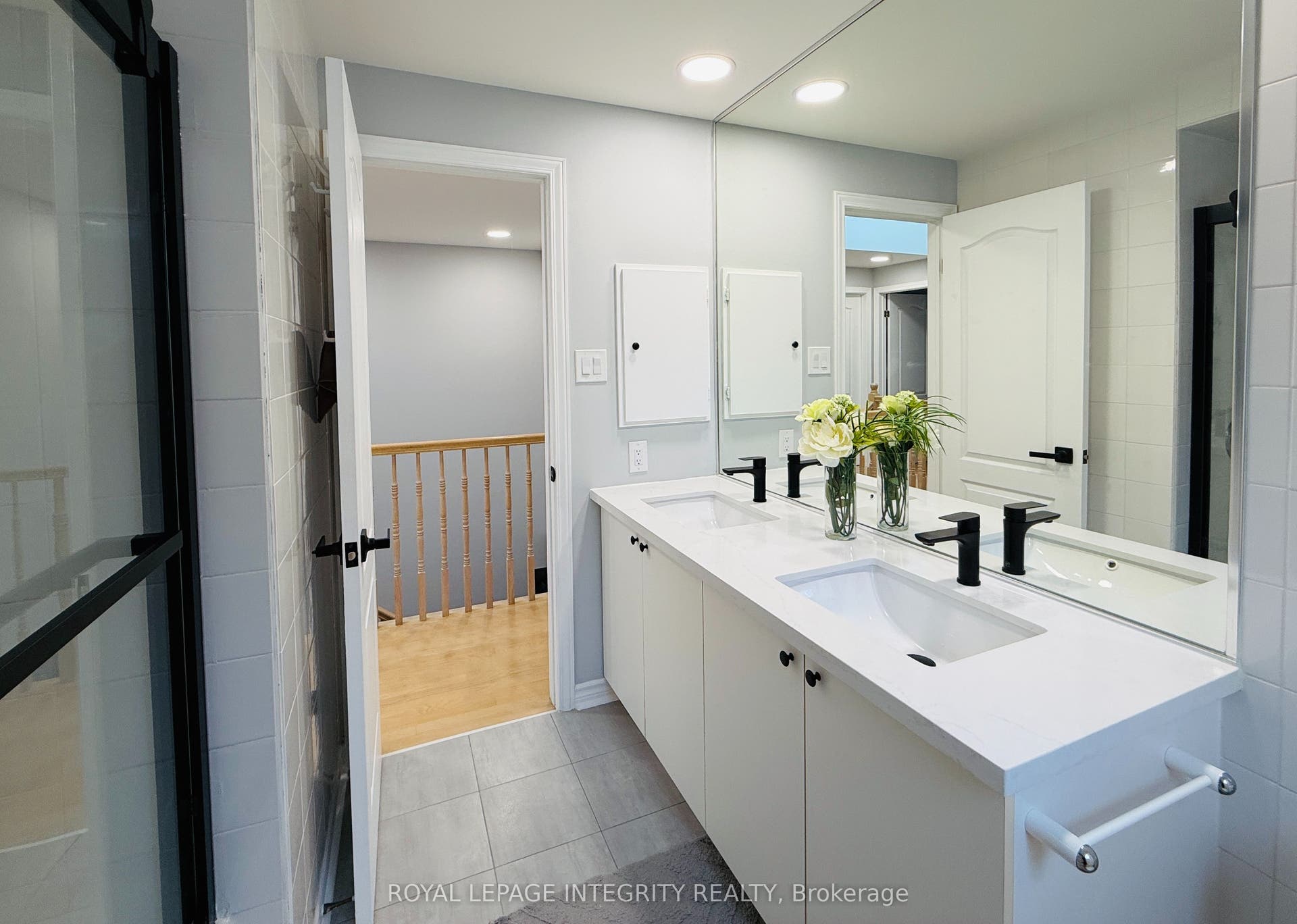 Main Bathroom - Upper Floor