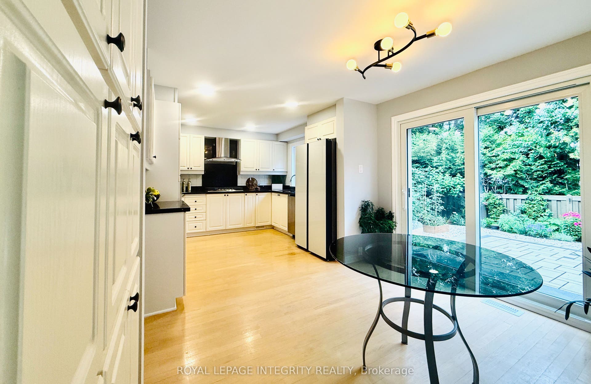 Breakfast Nook - Main Floor