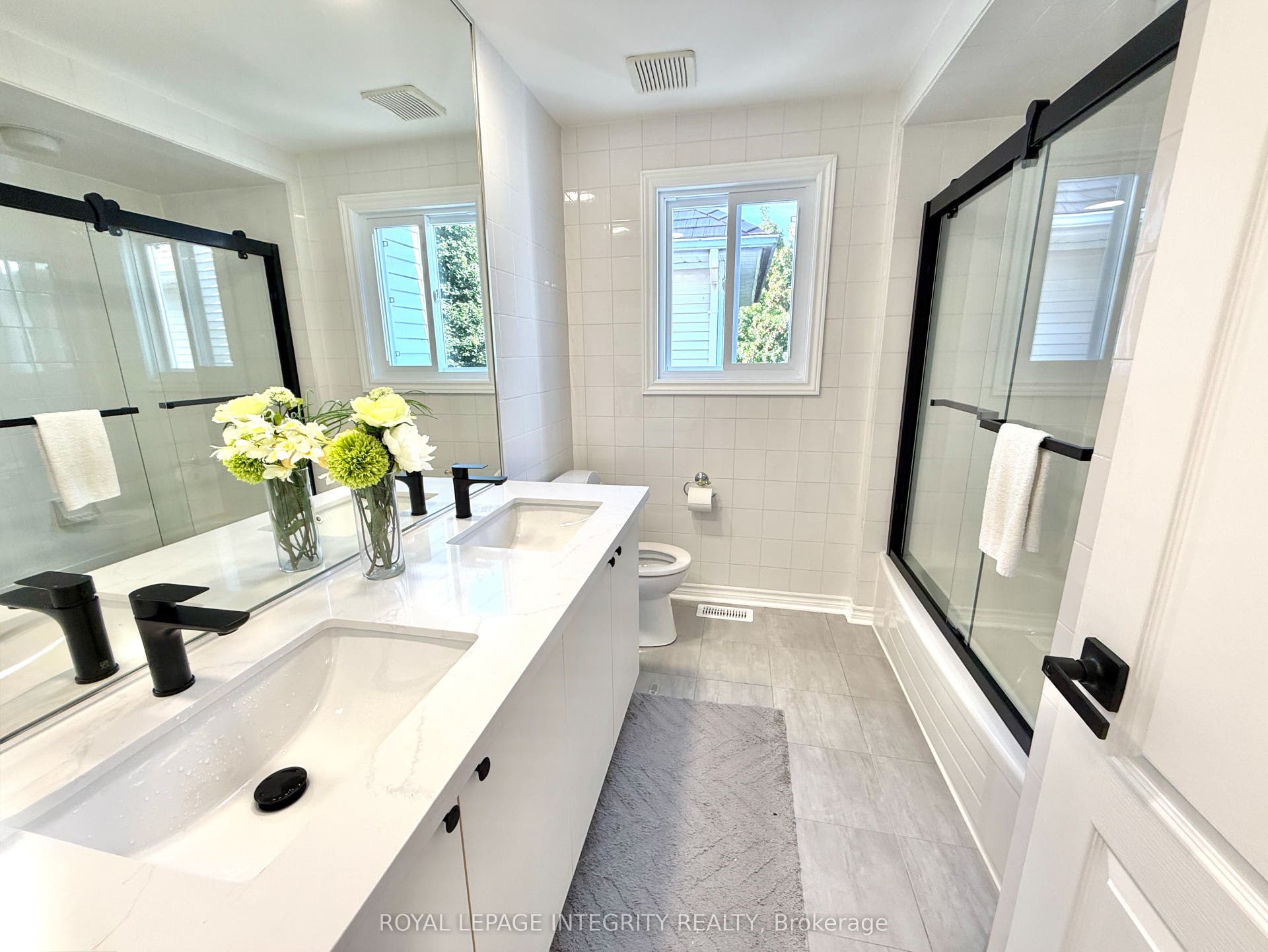 Main Bathroom - Upper Floor