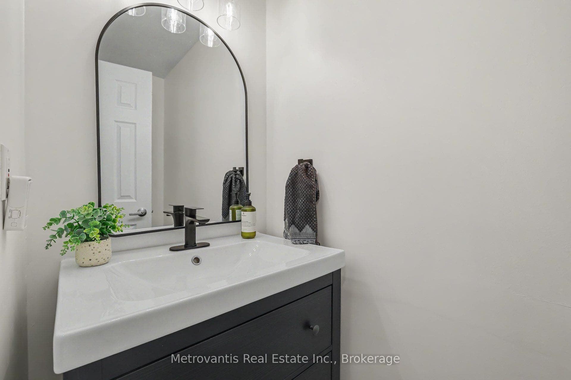 1614 Meadowfield Place, Orleans - Convent Glen And Area, Ottawa ON K1C 5V3 1614 Meadowfield Place, Orleans - Convent Glen And Area, Ottawa ON K1C 5V3
