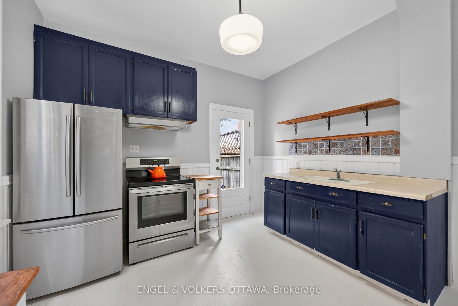 75 Eccles Street, West Centre Town, Ottawa ON K1R 6S5