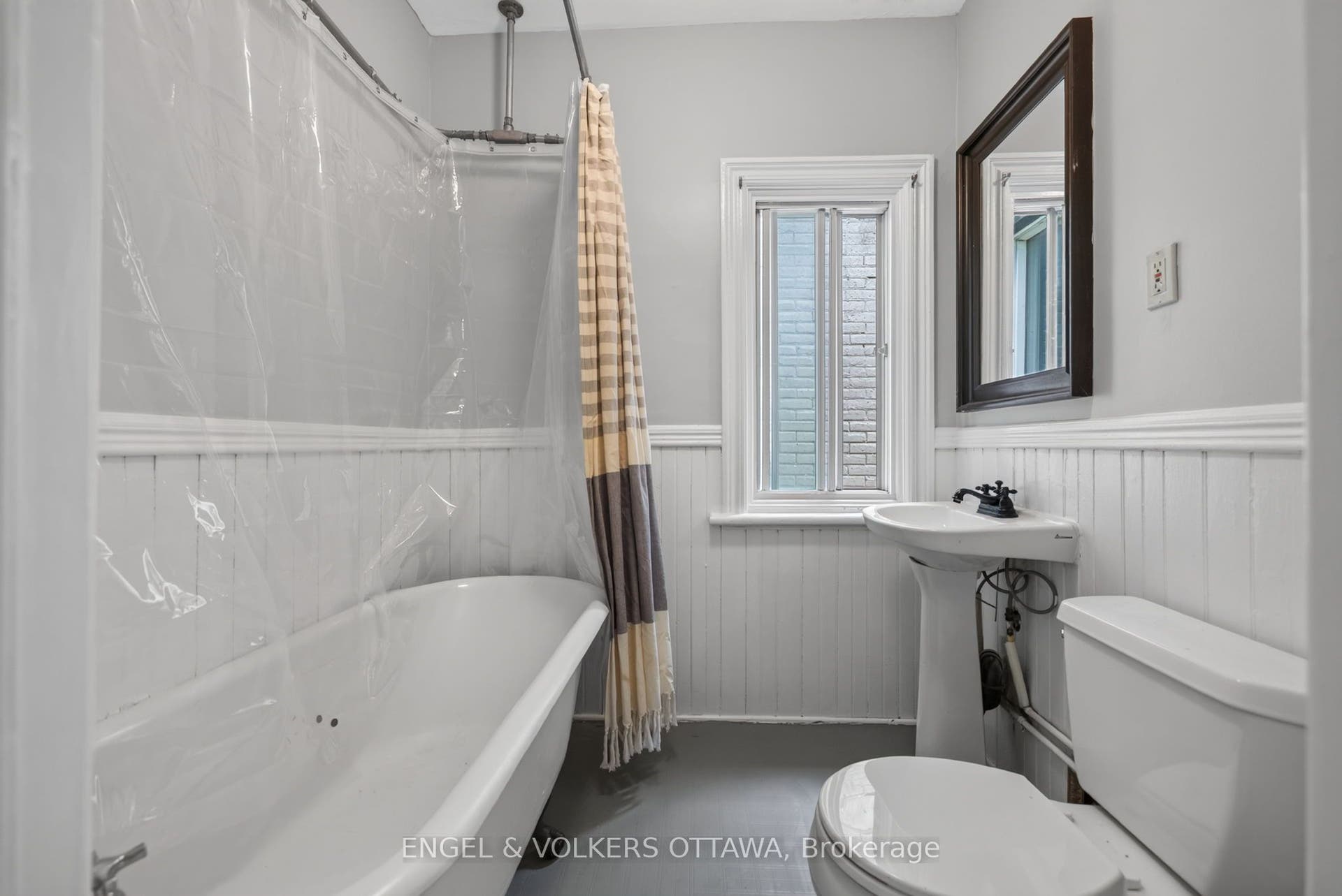 75 Eccles Street, West Centre Town, Ottawa ON K1R 6S5
