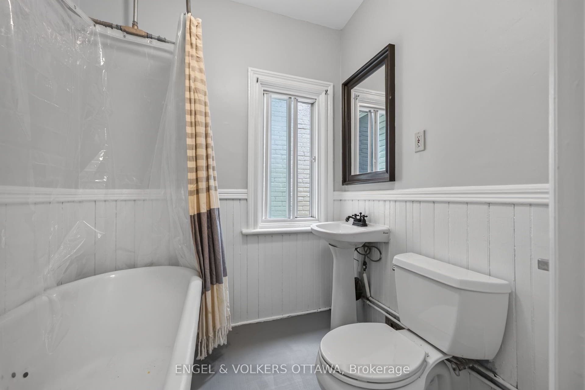 75 Eccles Street, West Centre Town, Ottawa ON K1R 6S5