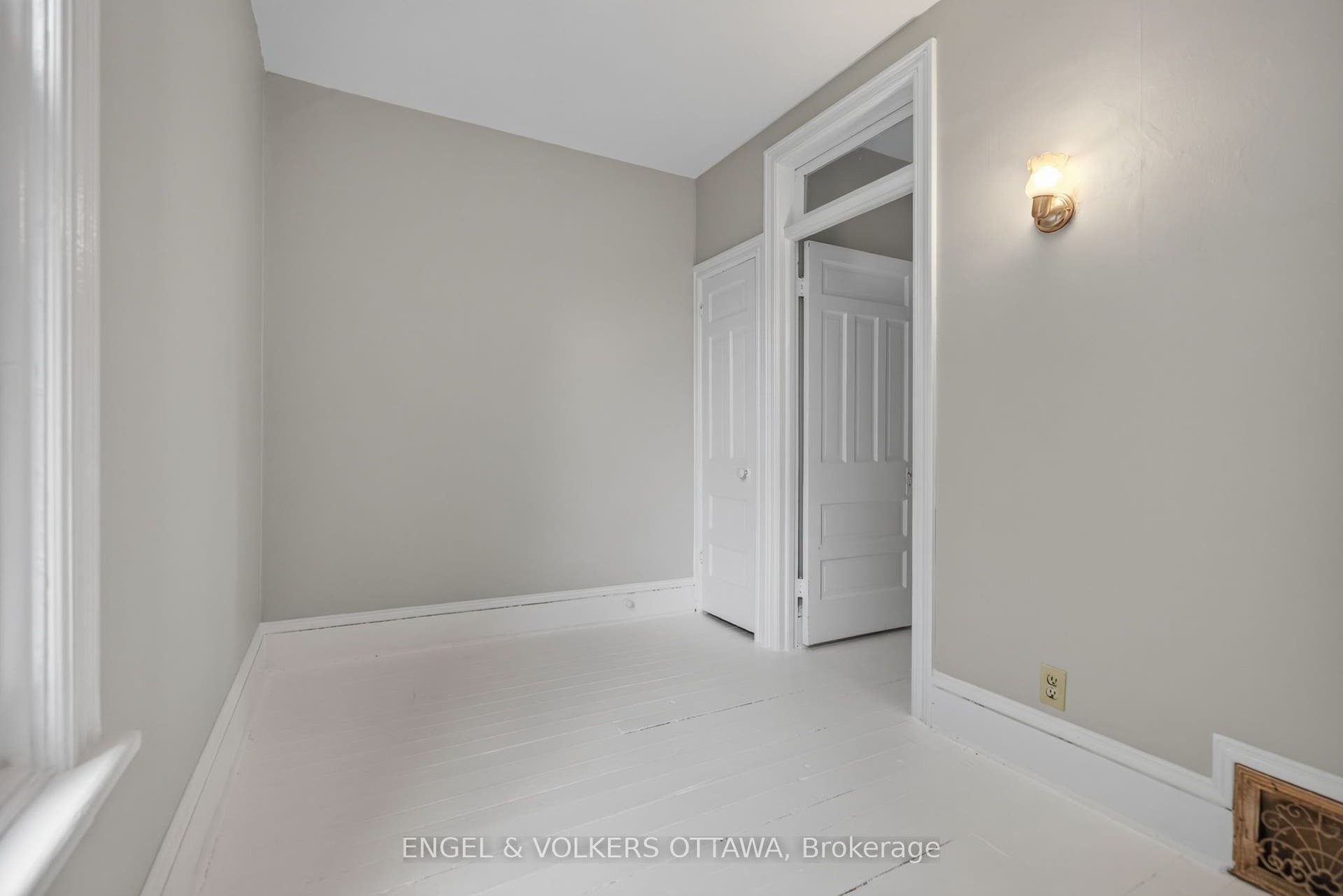 75 Eccles Street, West Centre Town, Ottawa ON K1R 6S5