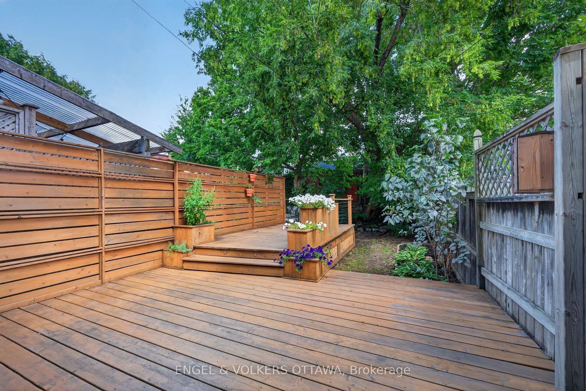 75 Eccles Street, West Centre Town, Ottawa ON K1R 6S5