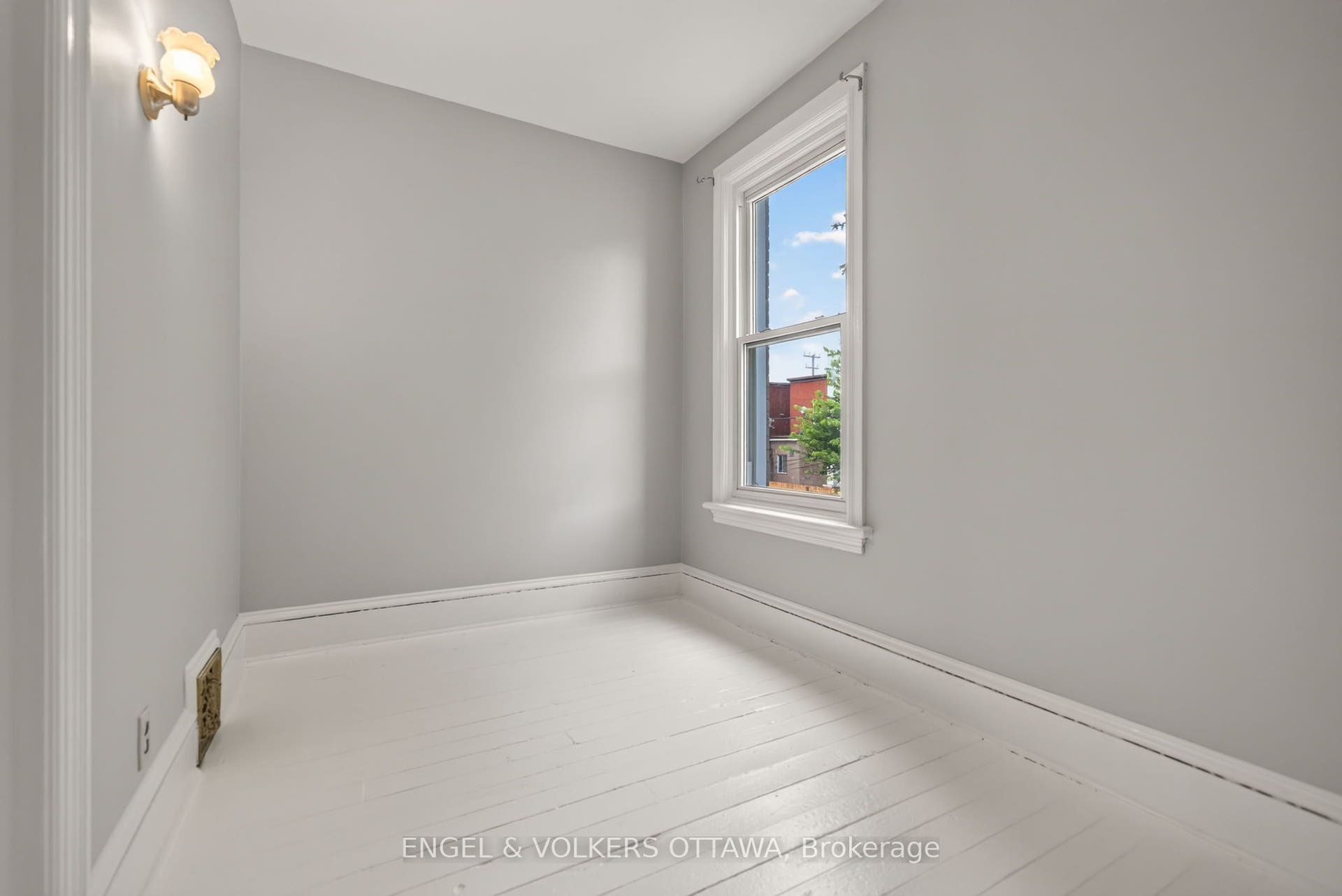 75 Eccles Street, West Centre Town, Ottawa ON K1R 6S5