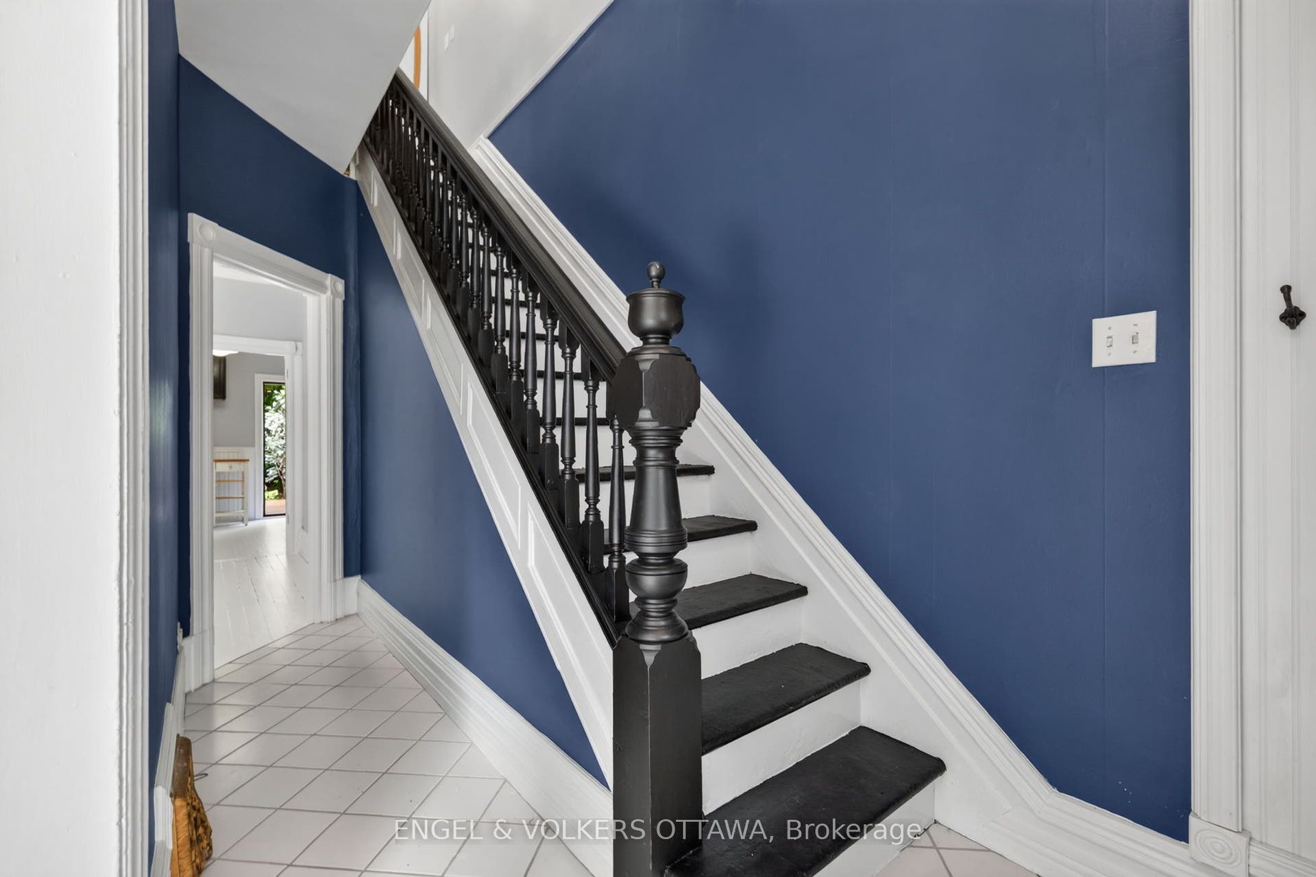 75 Eccles Street, West Centre Town, Ottawa ON K1R 6S5
